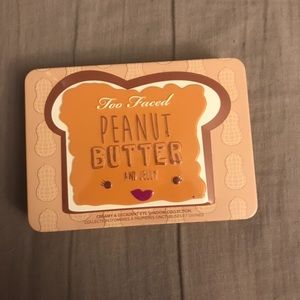 Too Faced Peanut Butter and Jelly Palette 🥜